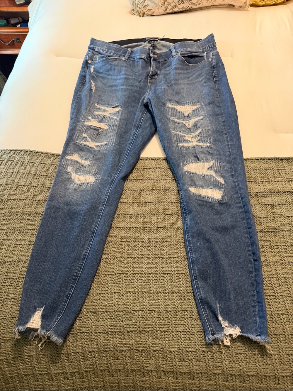 Distressed Torrid Women’s Ripped Skinny Jeans